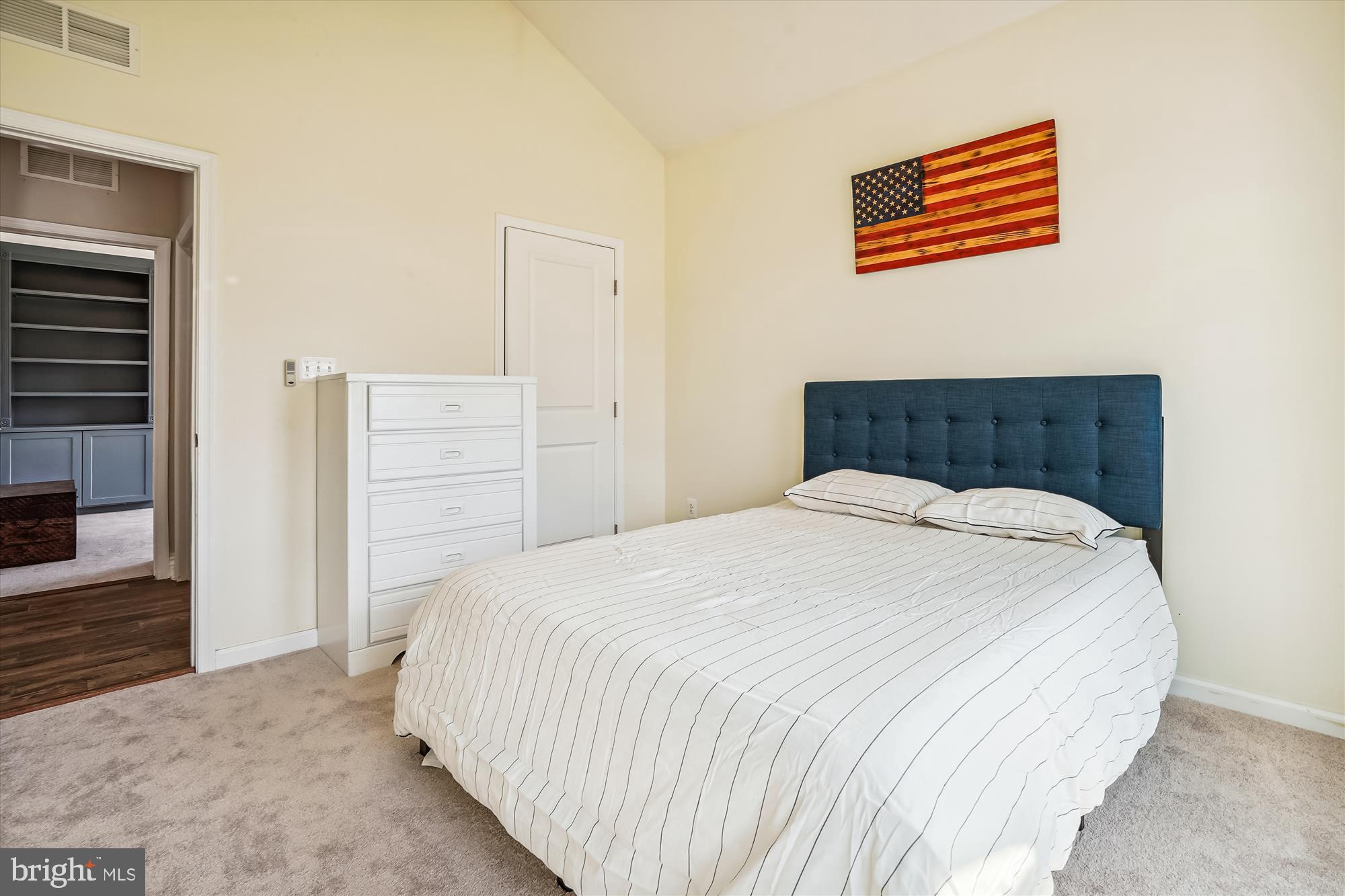 9213 HARBOR COURT