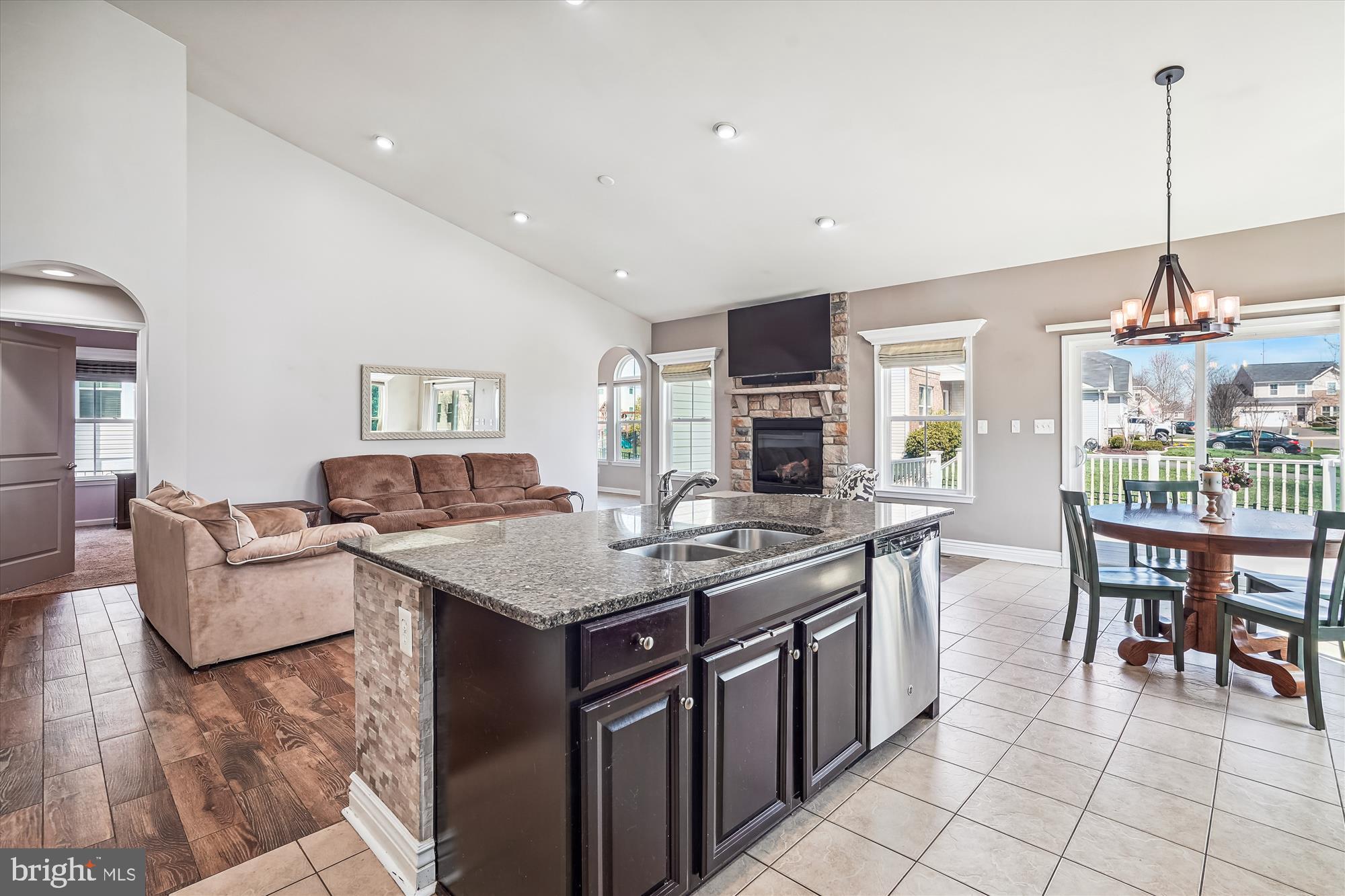9213 HARBOR COURT