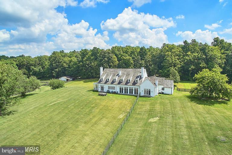 3677 GROVE LANE