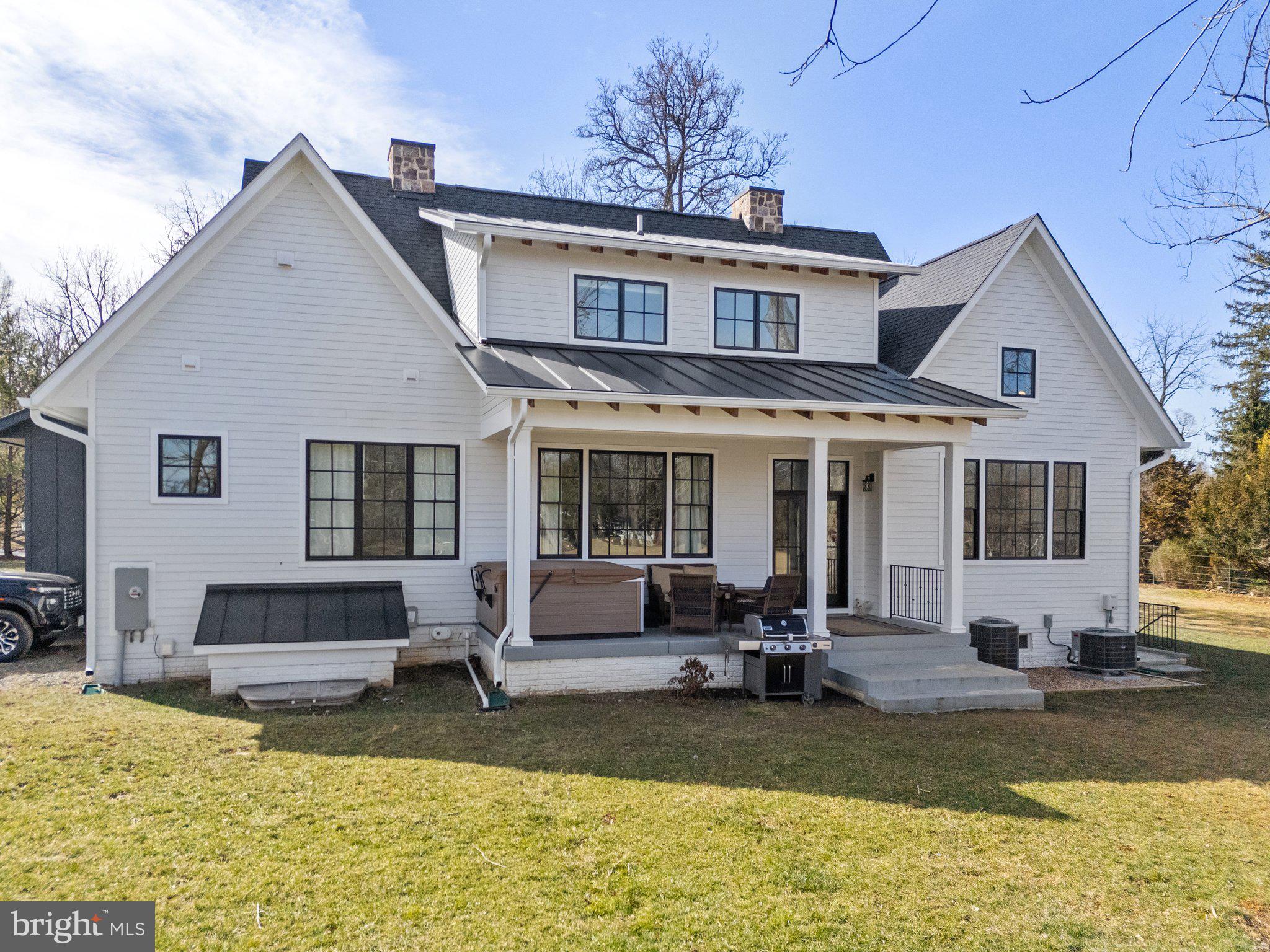 1154 CROFTON LANE