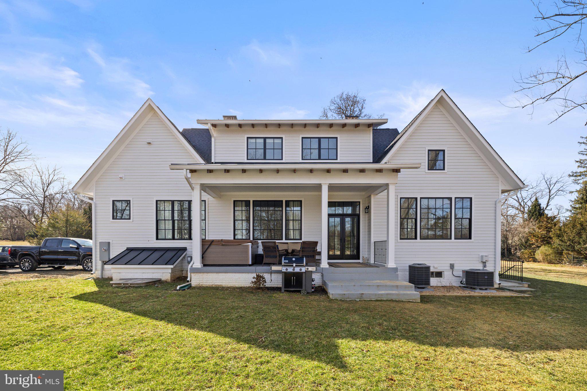 1154 CROFTON LANE
