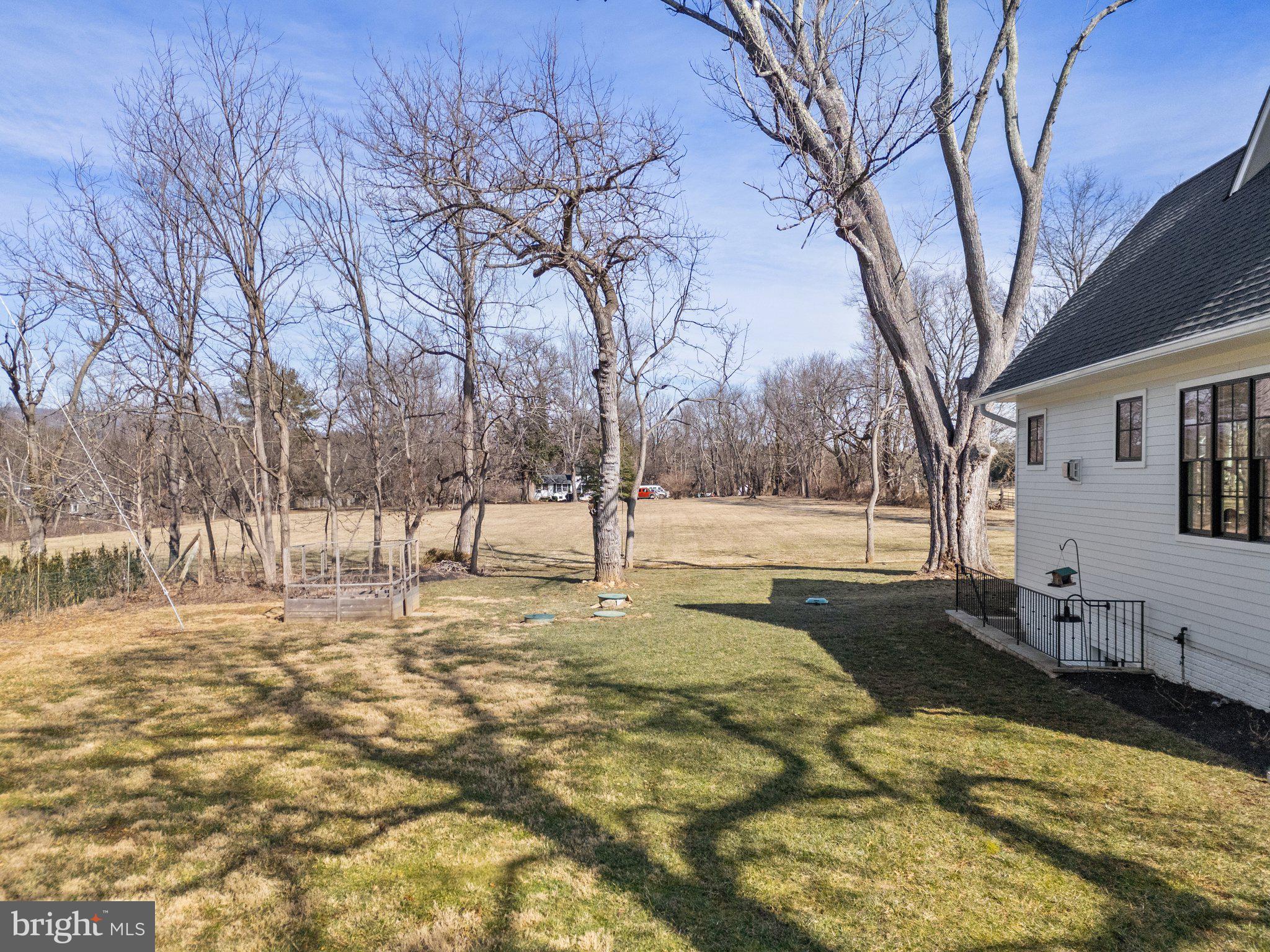 1154 CROFTON LANE