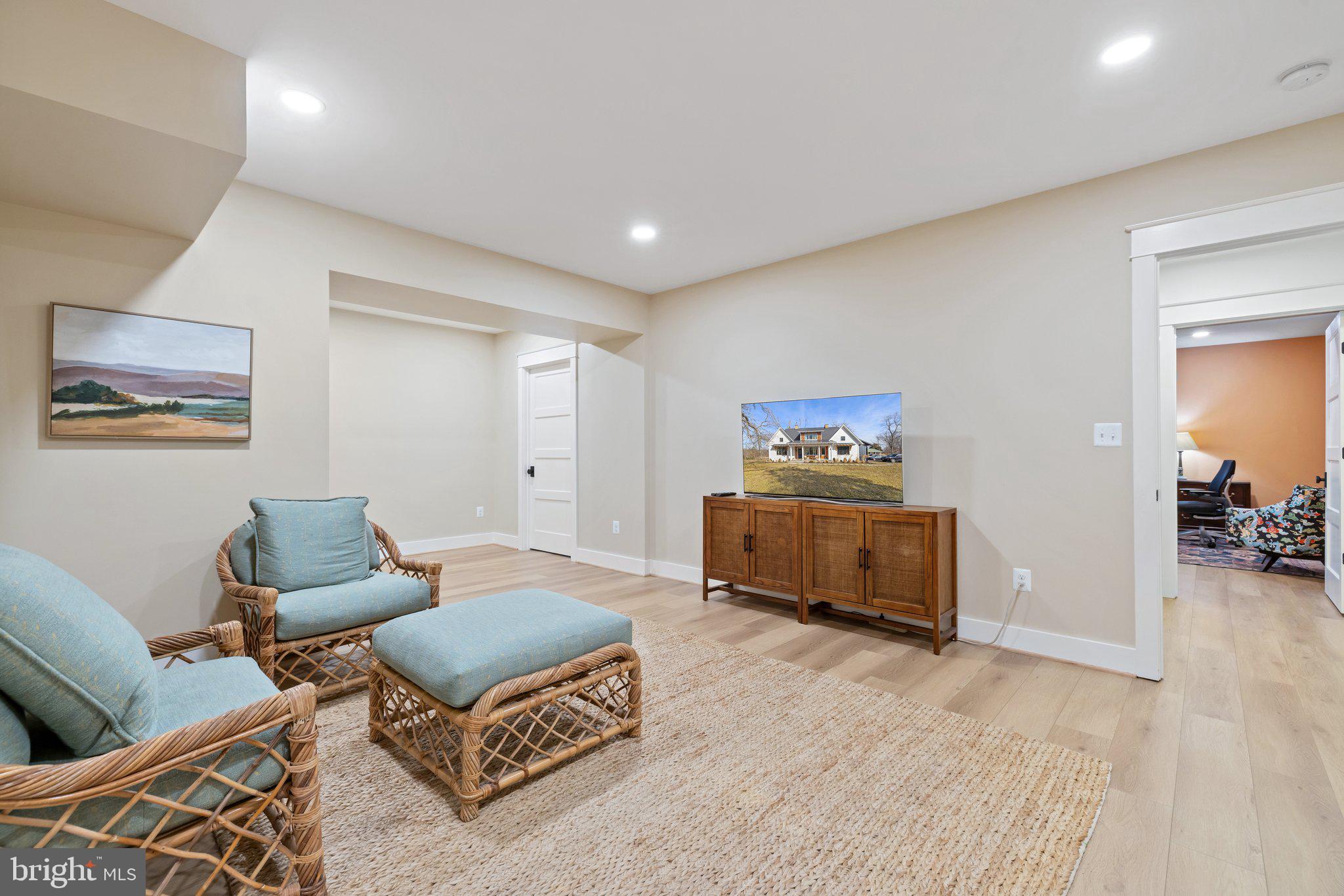 1154 CROFTON LANE