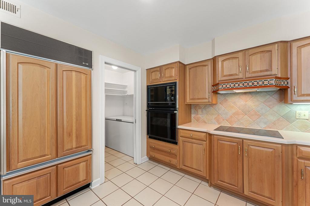 8300 FALCON GLEN ROAD