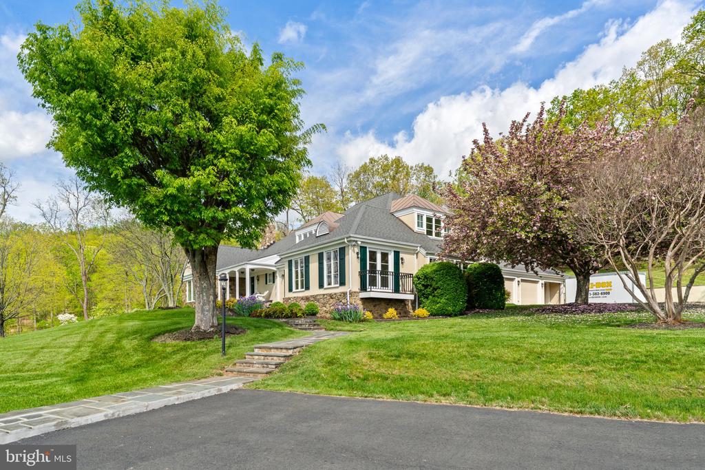 8300 FALCON GLEN ROAD