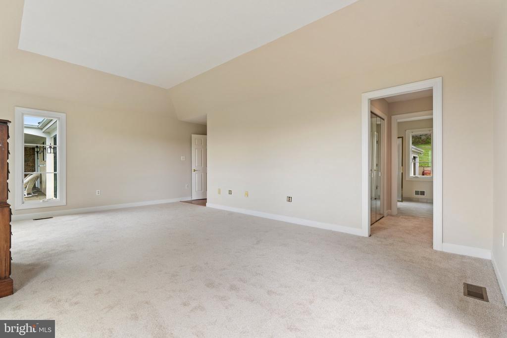 8300 FALCON GLEN ROAD