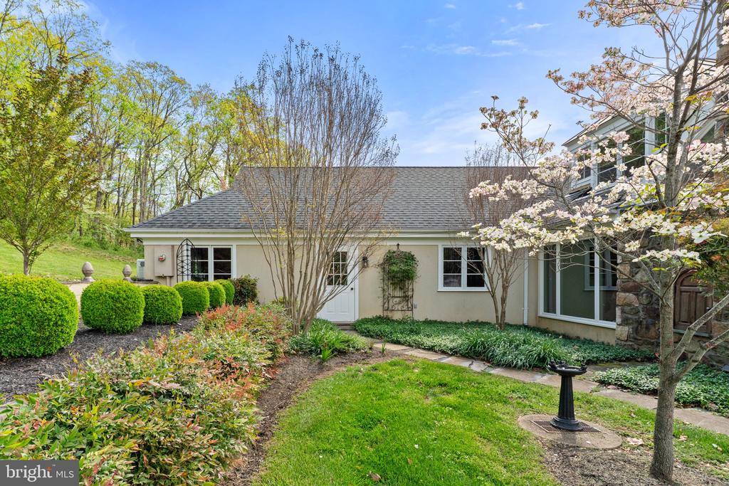 8300 FALCON GLEN ROAD