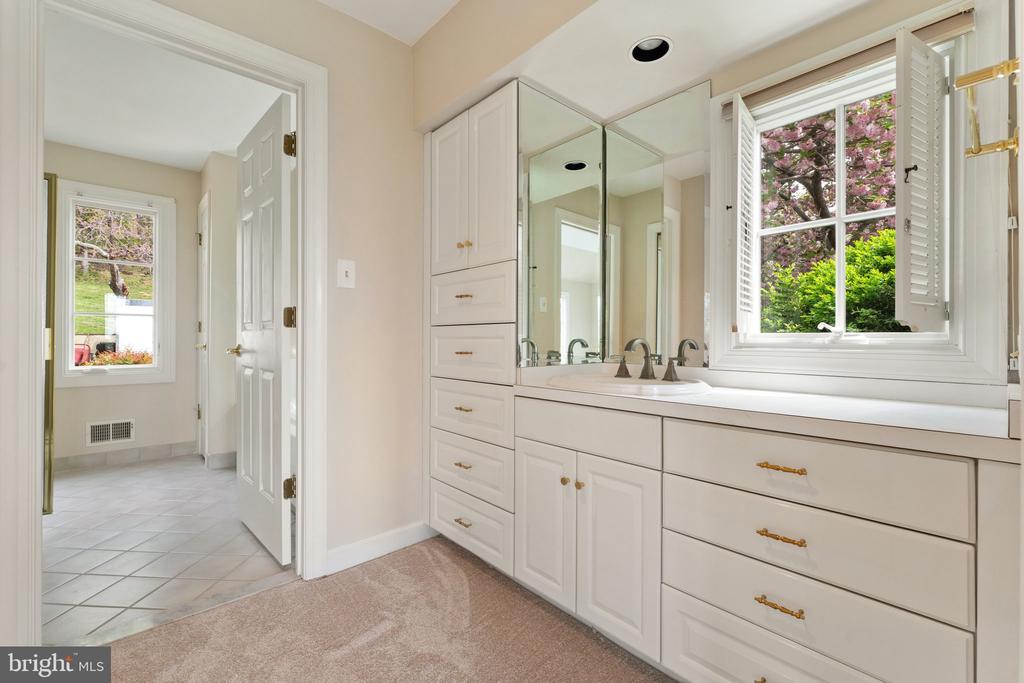 8300 FALCON GLEN ROAD