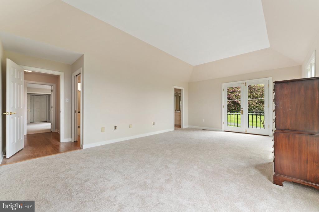 8300 FALCON GLEN ROAD