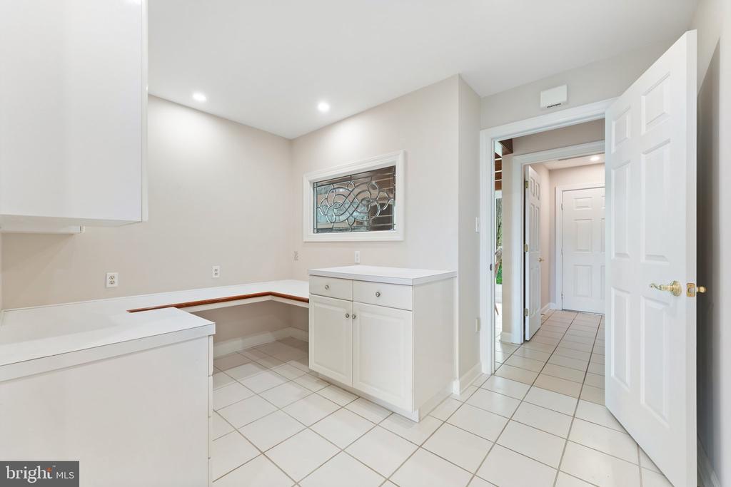8300 FALCON GLEN ROAD
