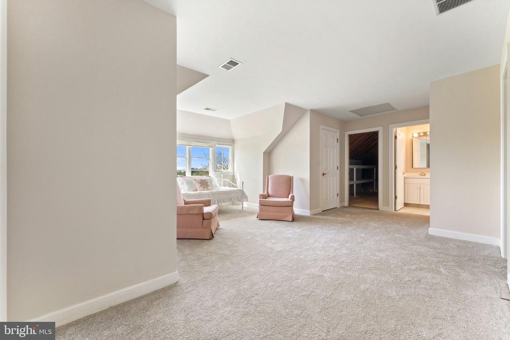 8300 FALCON GLEN ROAD