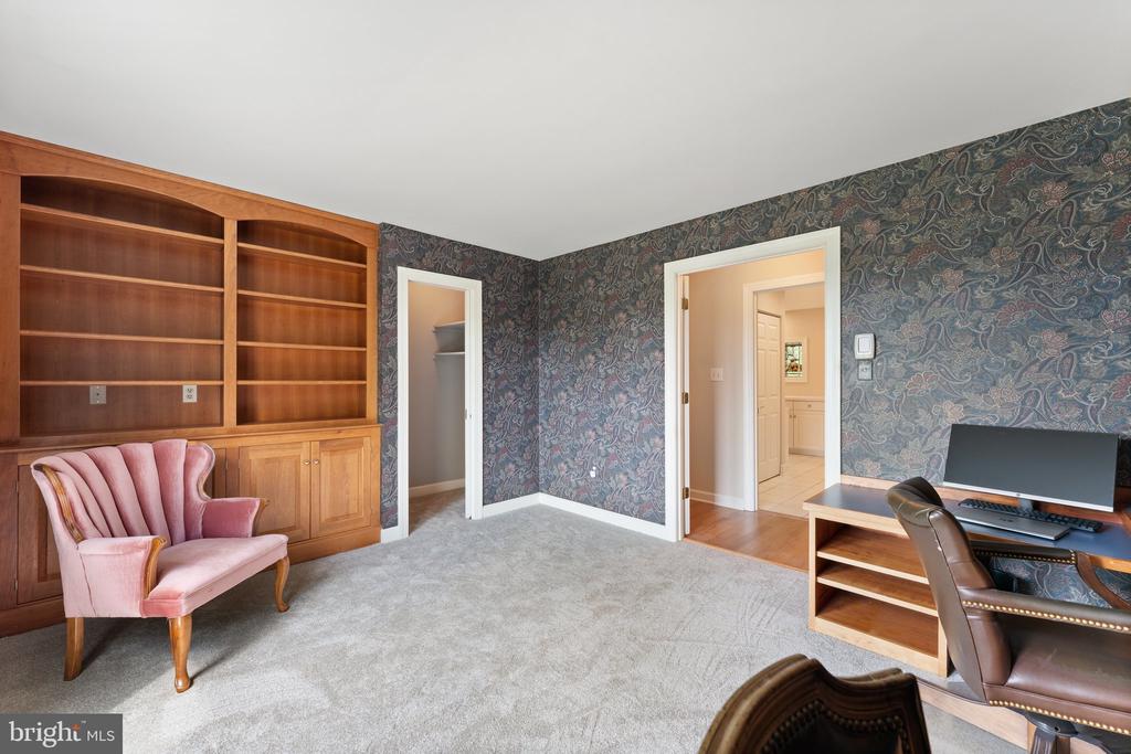 8300 FALCON GLEN ROAD