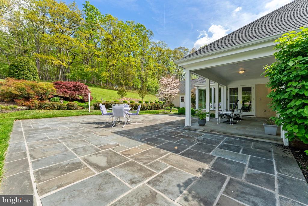 8300 FALCON GLEN ROAD