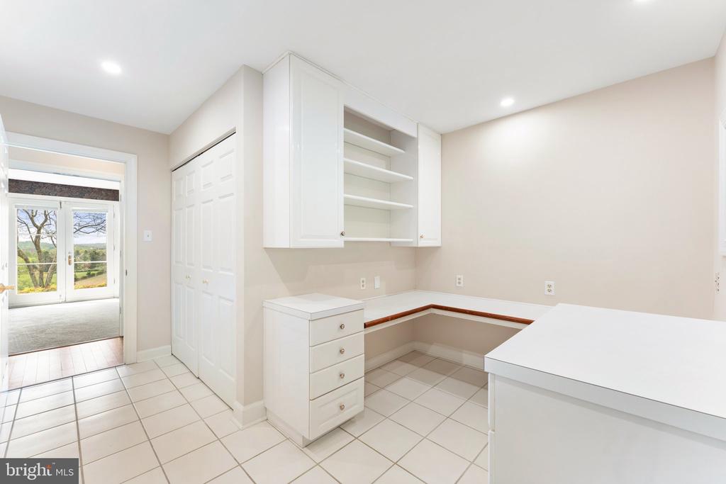 8300 FALCON GLEN ROAD