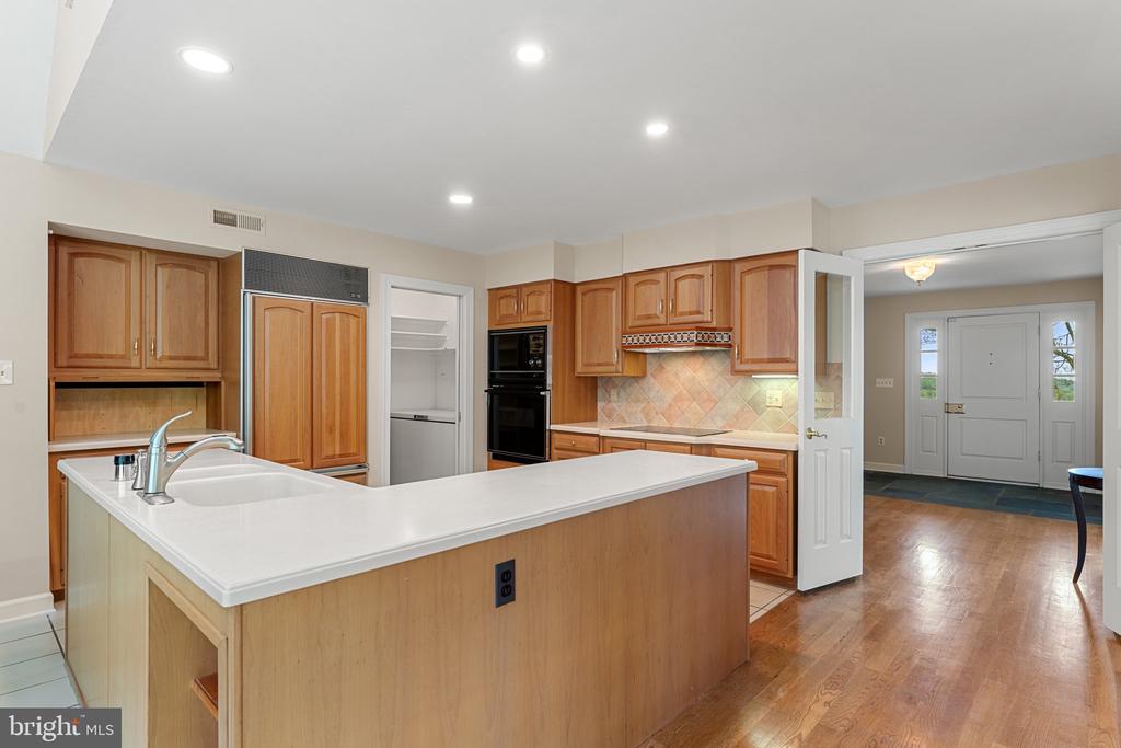 8300 FALCON GLEN ROAD