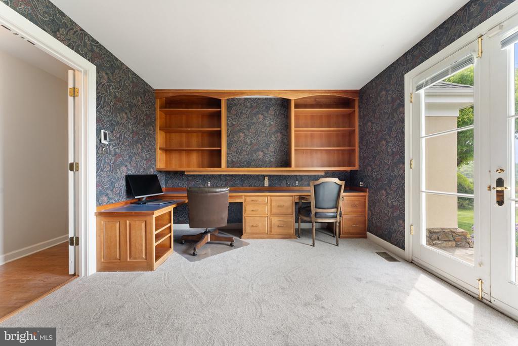 8300 FALCON GLEN ROAD