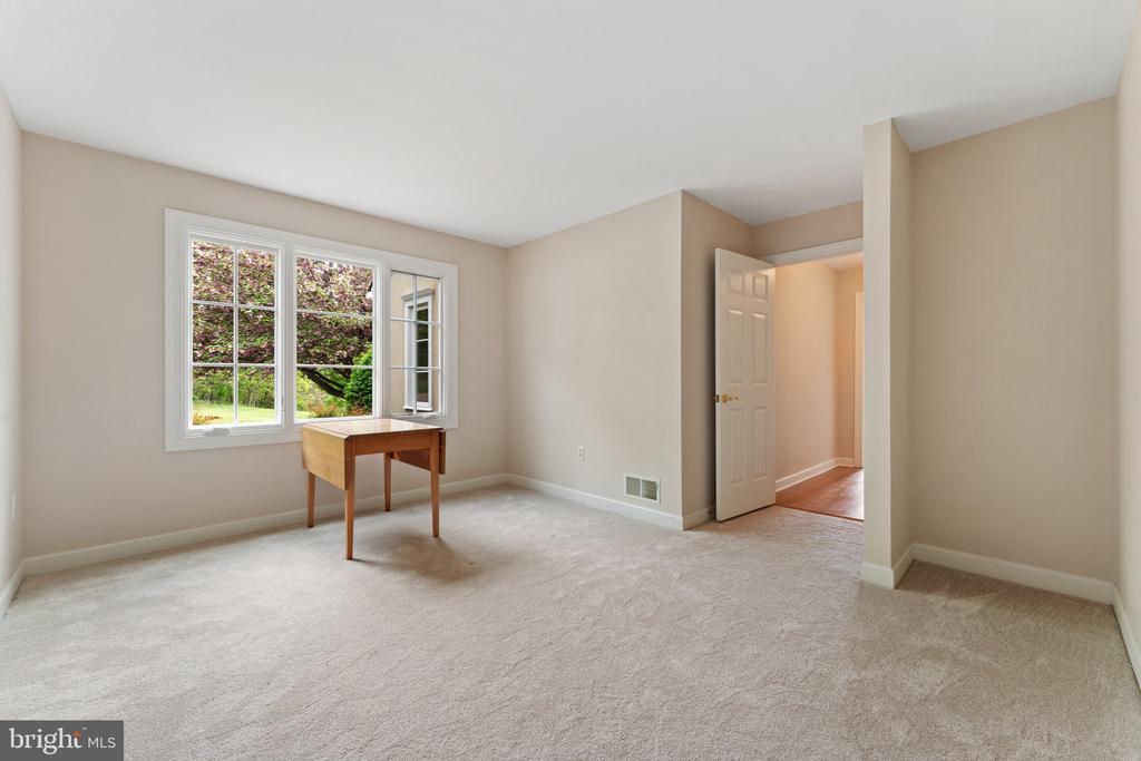 8300 FALCON GLEN ROAD