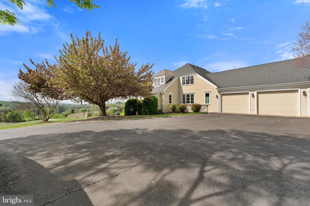 8300 FALCON GLEN ROAD