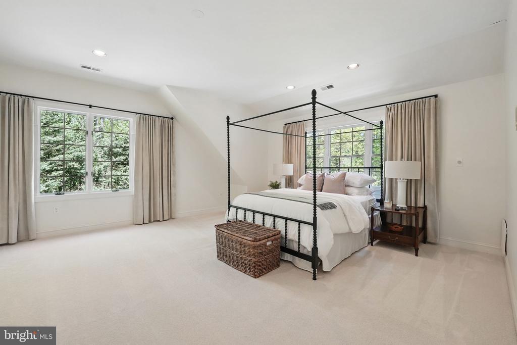 6613 PLANTATION LANE
