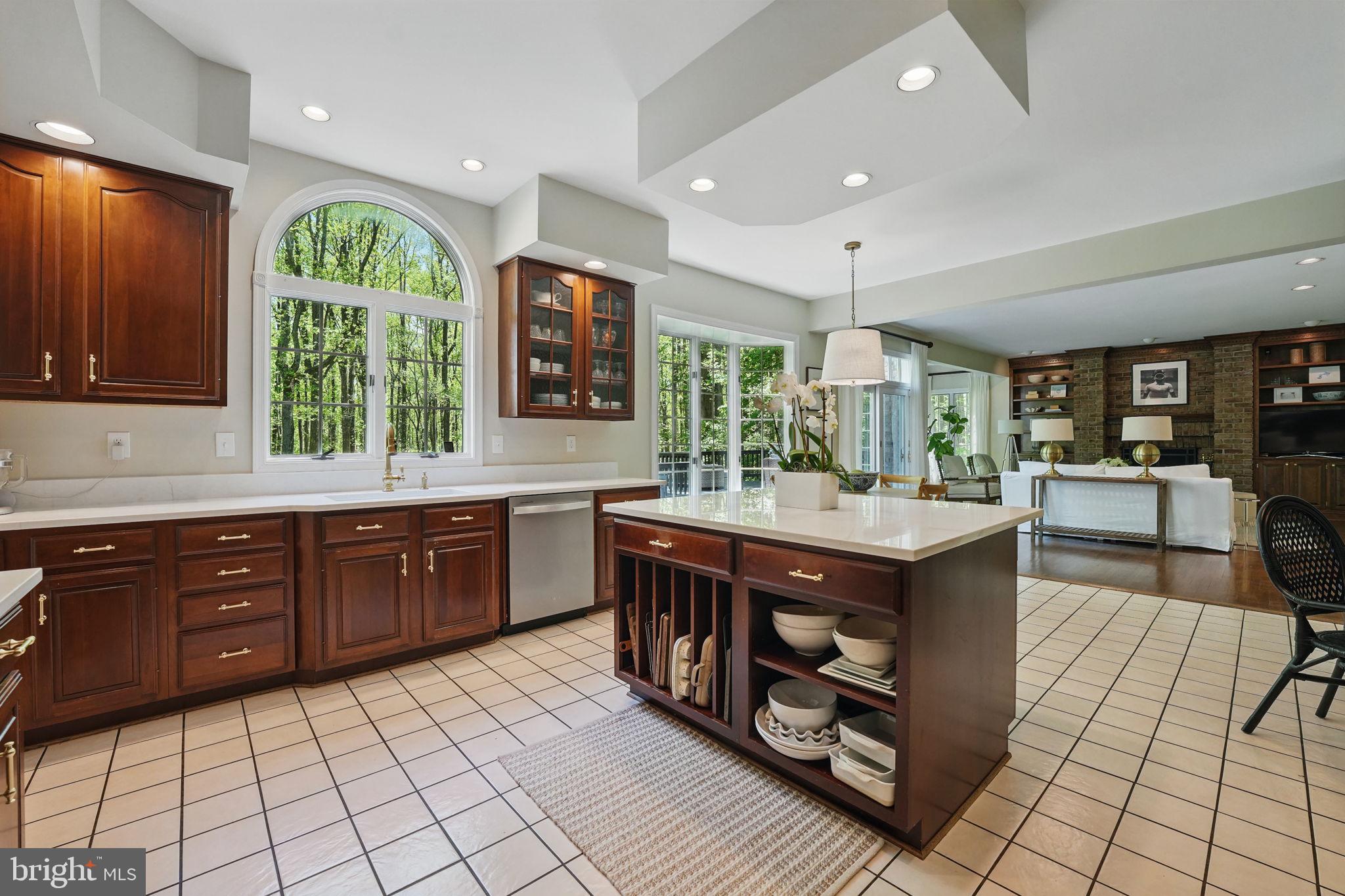 6613 PLANTATION LANE