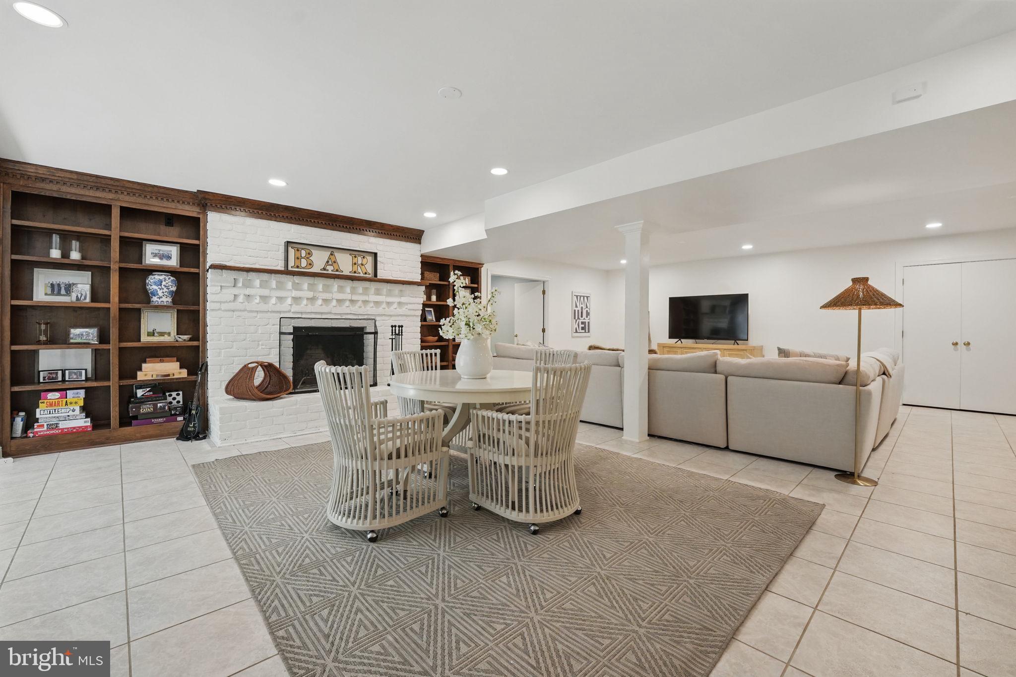 6613 PLANTATION LANE