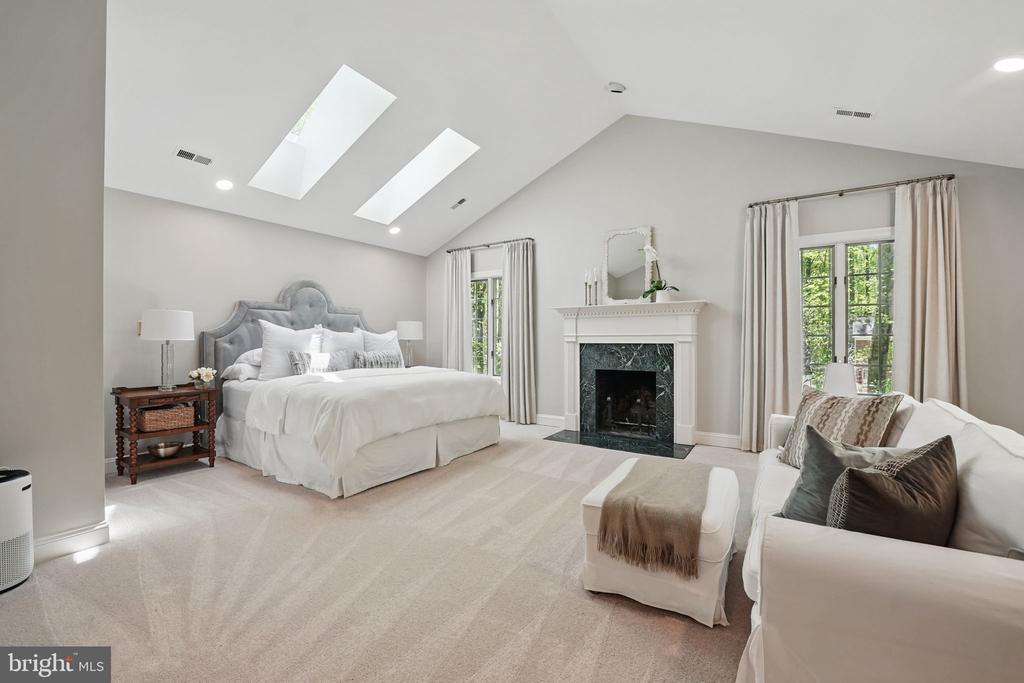 6613 PLANTATION LANE