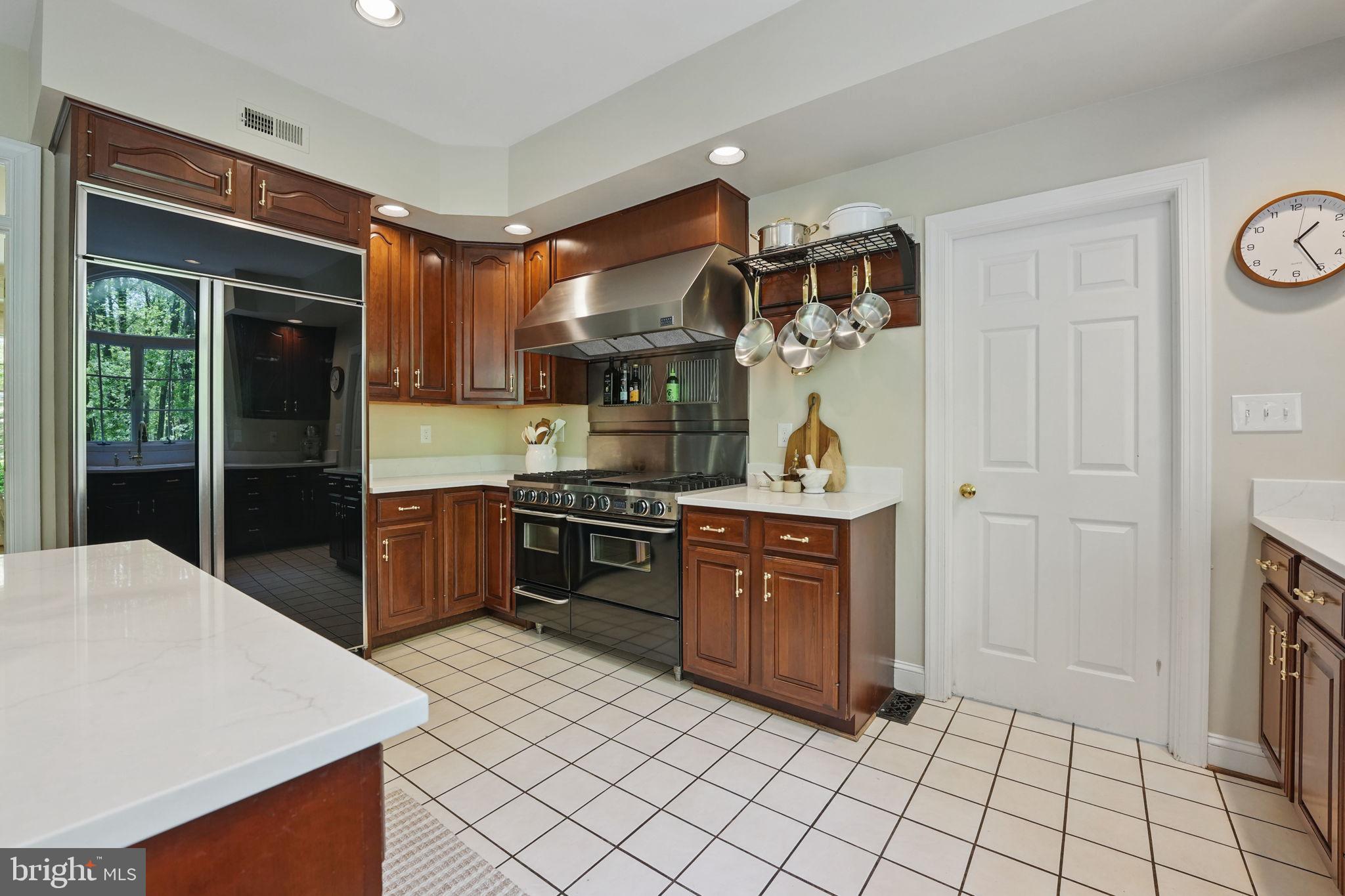 6613 PLANTATION LANE