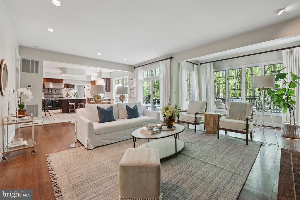 6613 PLANTATION LANE