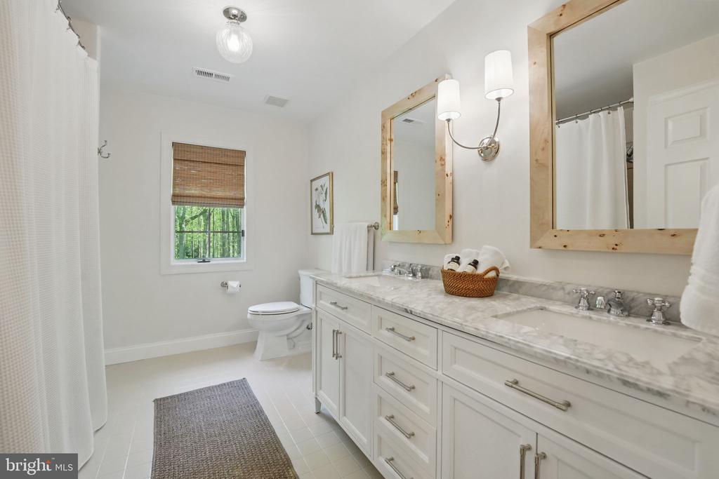 6613 PLANTATION LANE