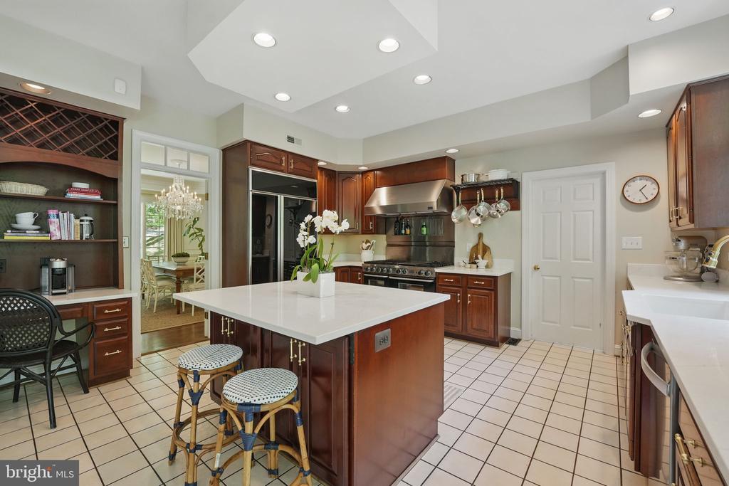 6613 PLANTATION LANE