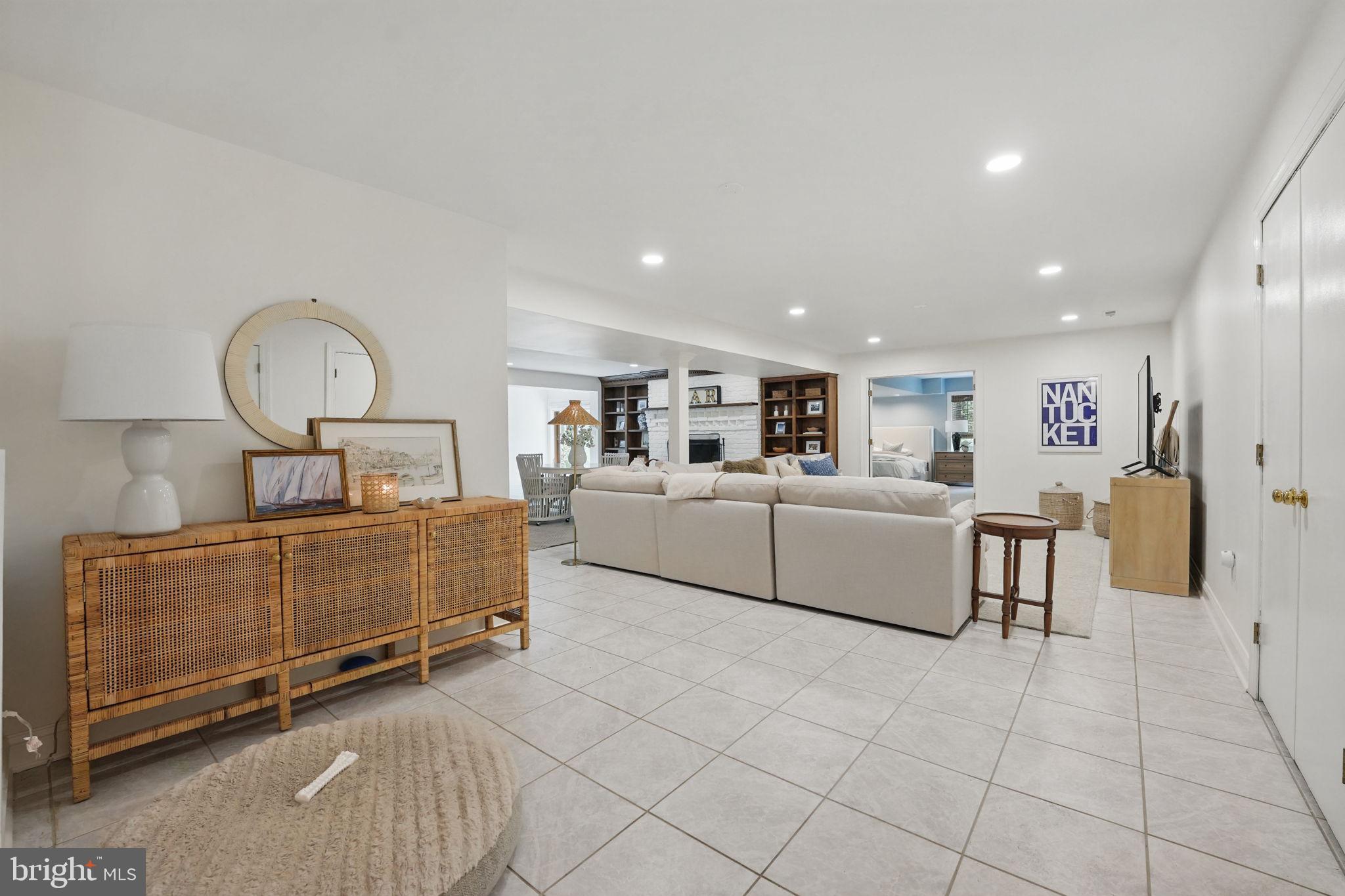 6613 PLANTATION LANE