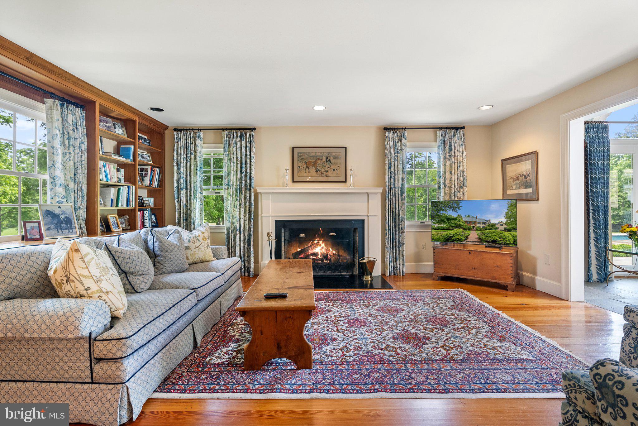 10052 POSSUM HOLLOW DRIVE