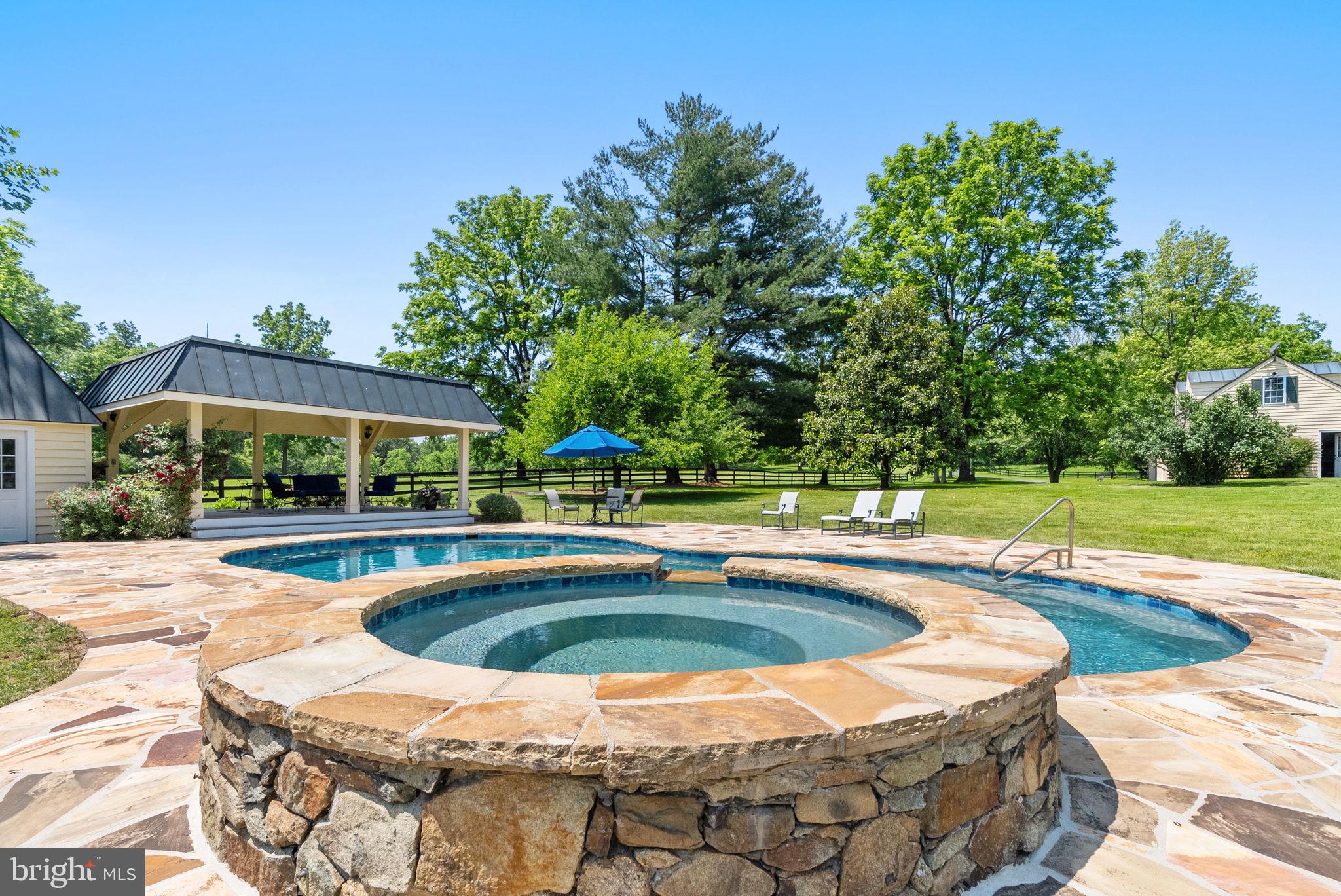 10052 POSSUM HOLLOW DRIVE