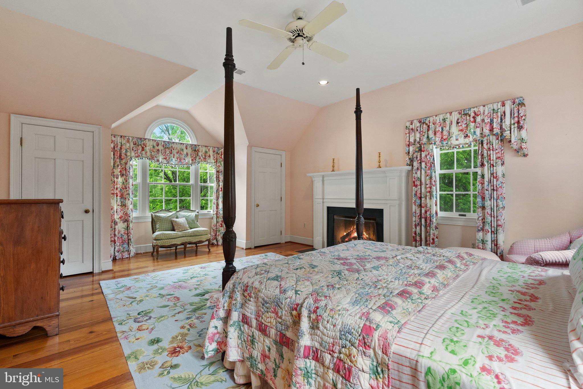 10052 POSSUM HOLLOW DRIVE