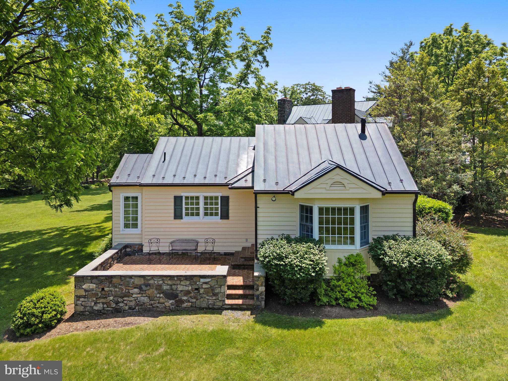 10052 POSSUM HOLLOW DRIVE