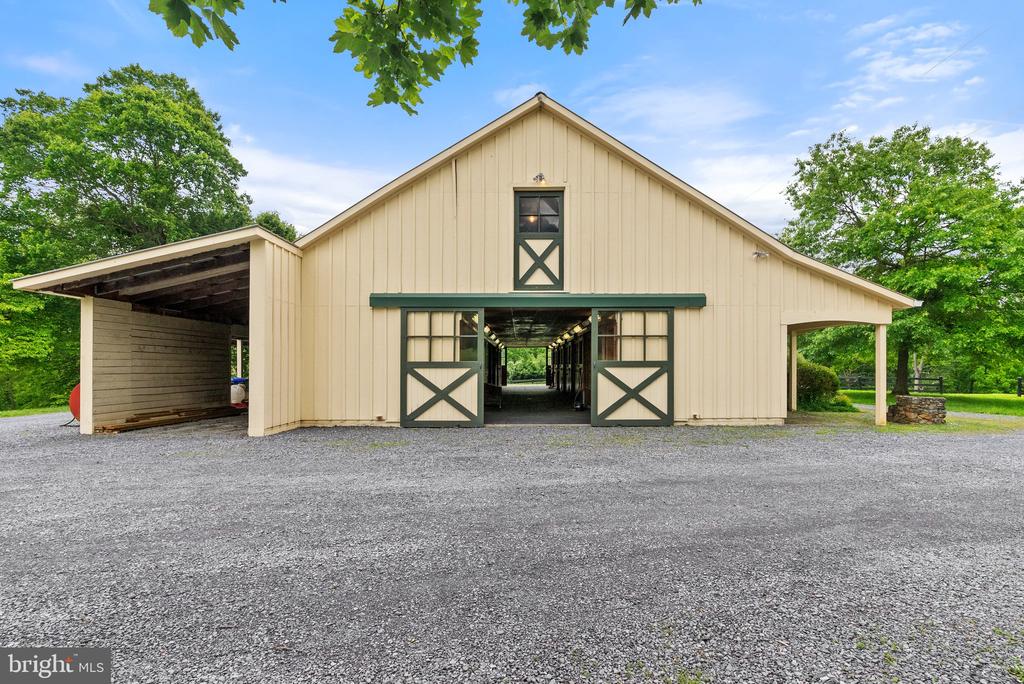 10052 POSSUM HOLLOW DRIVE