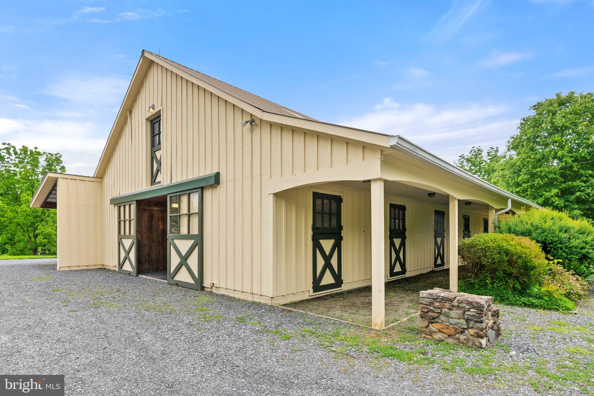 10052 POSSUM HOLLOW DRIVE