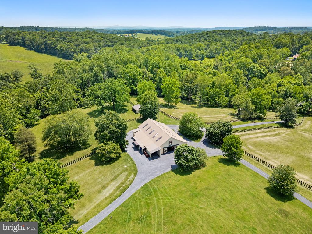10052 POSSUM HOLLOW DRIVE