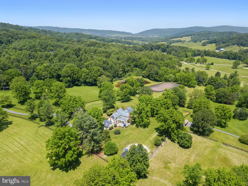 10052 POSSUM HOLLOW DRIVE