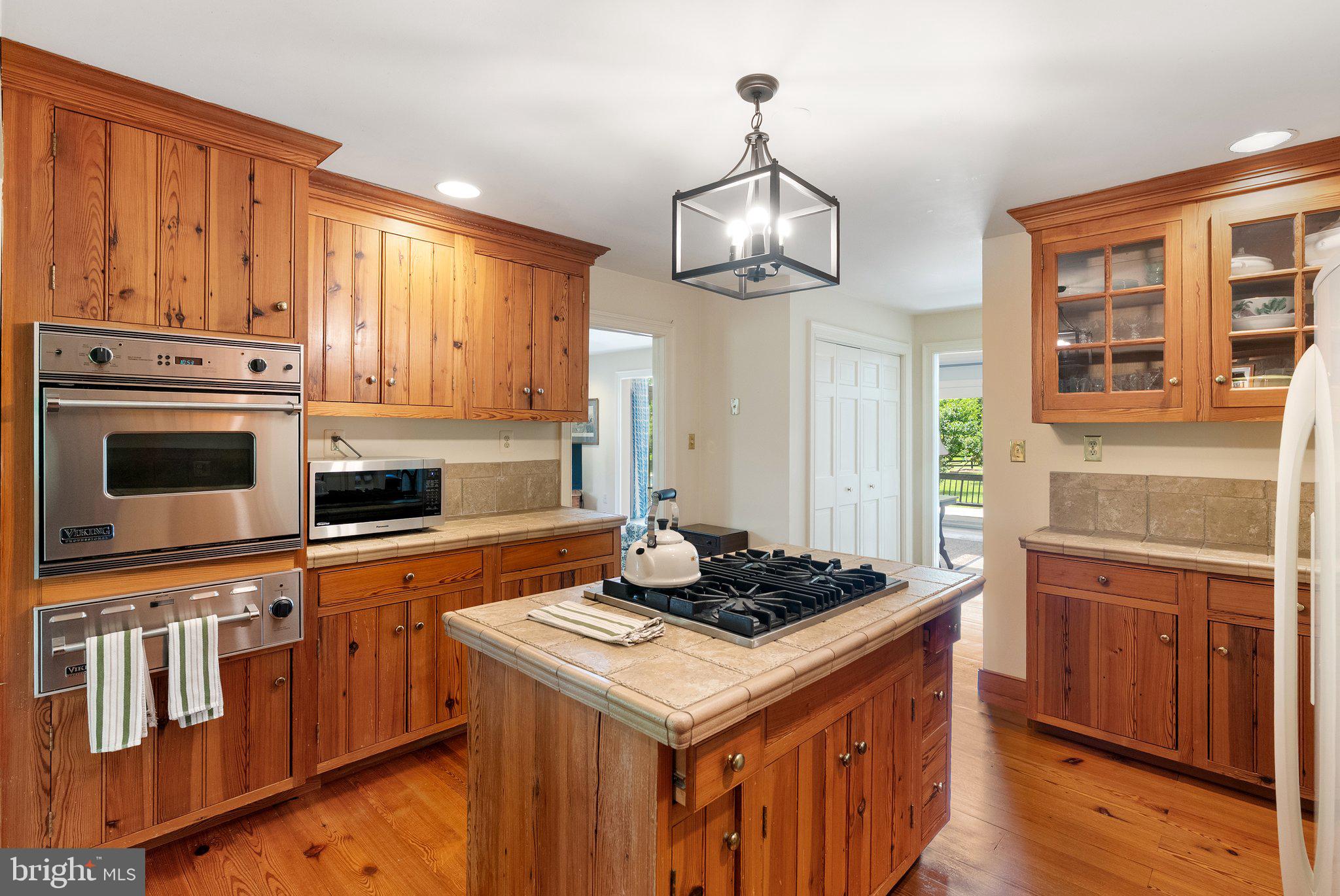 10052 POSSUM HOLLOW DRIVE