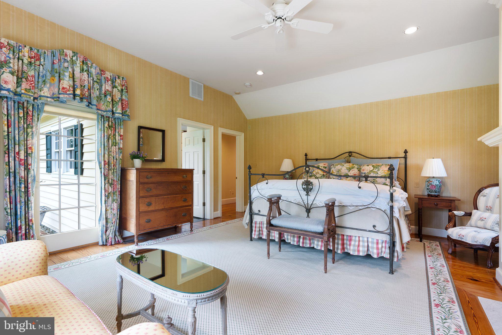 10052 POSSUM HOLLOW DRIVE