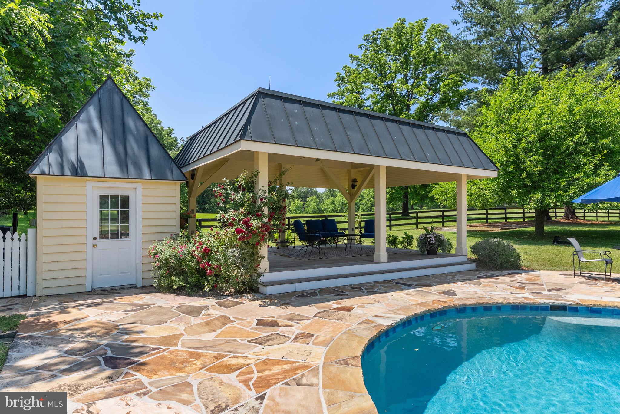 10052 POSSUM HOLLOW DRIVE