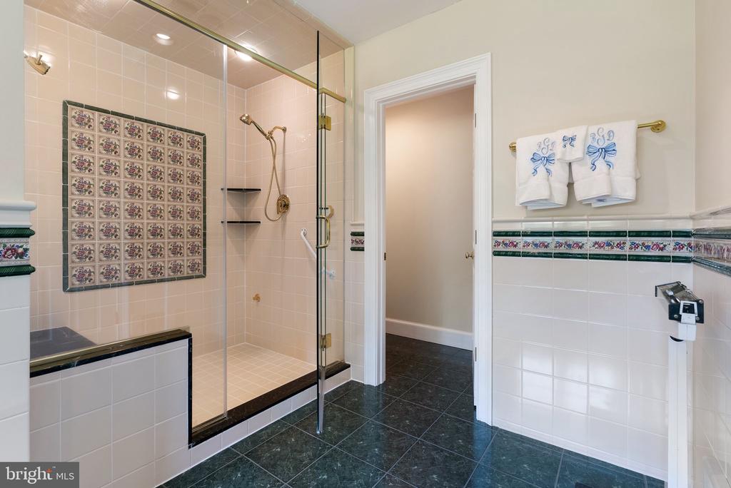 10052 POSSUM HOLLOW DRIVE
