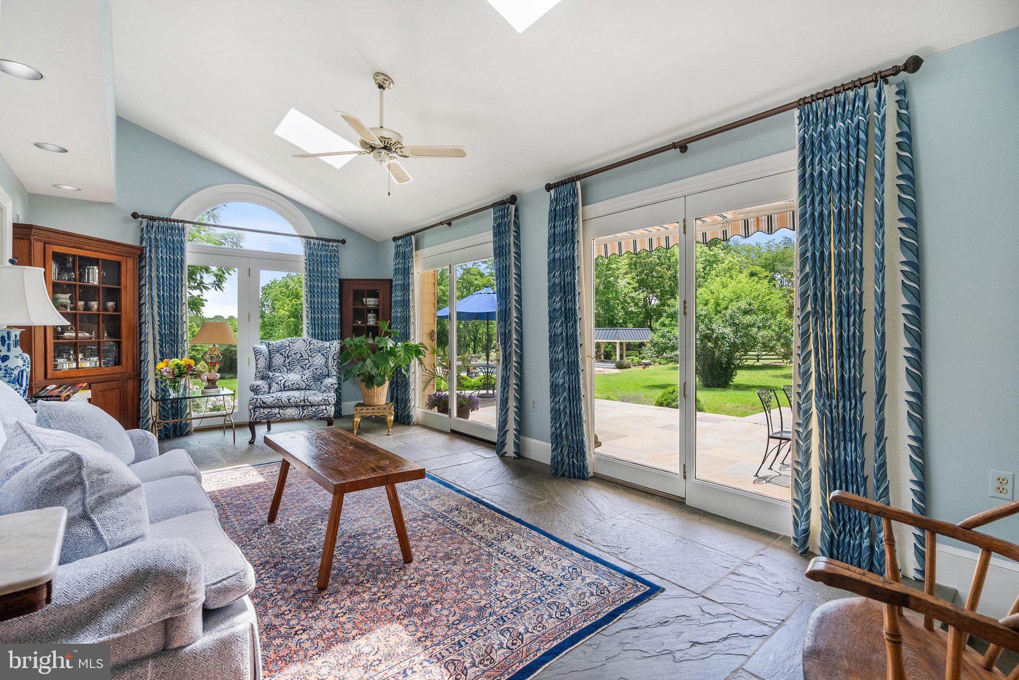 10052 POSSUM HOLLOW DRIVE