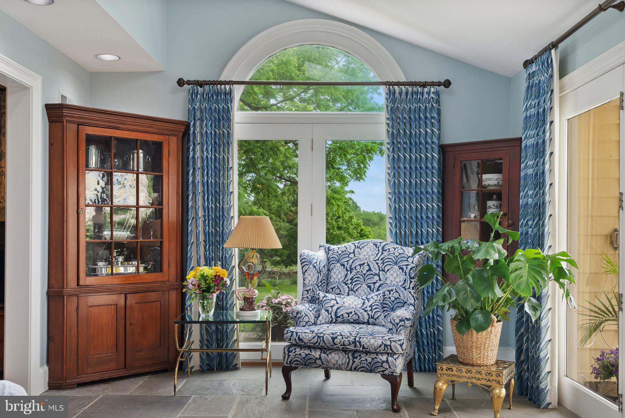 10052 POSSUM HOLLOW DRIVE