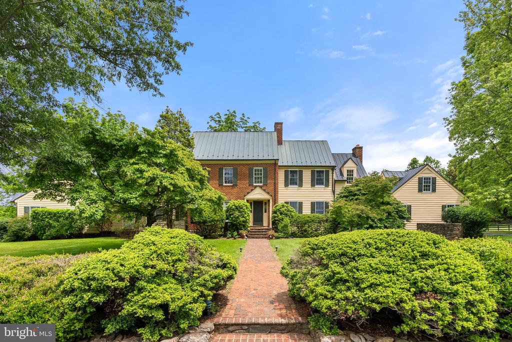 10052 POSSUM HOLLOW DRIVE
