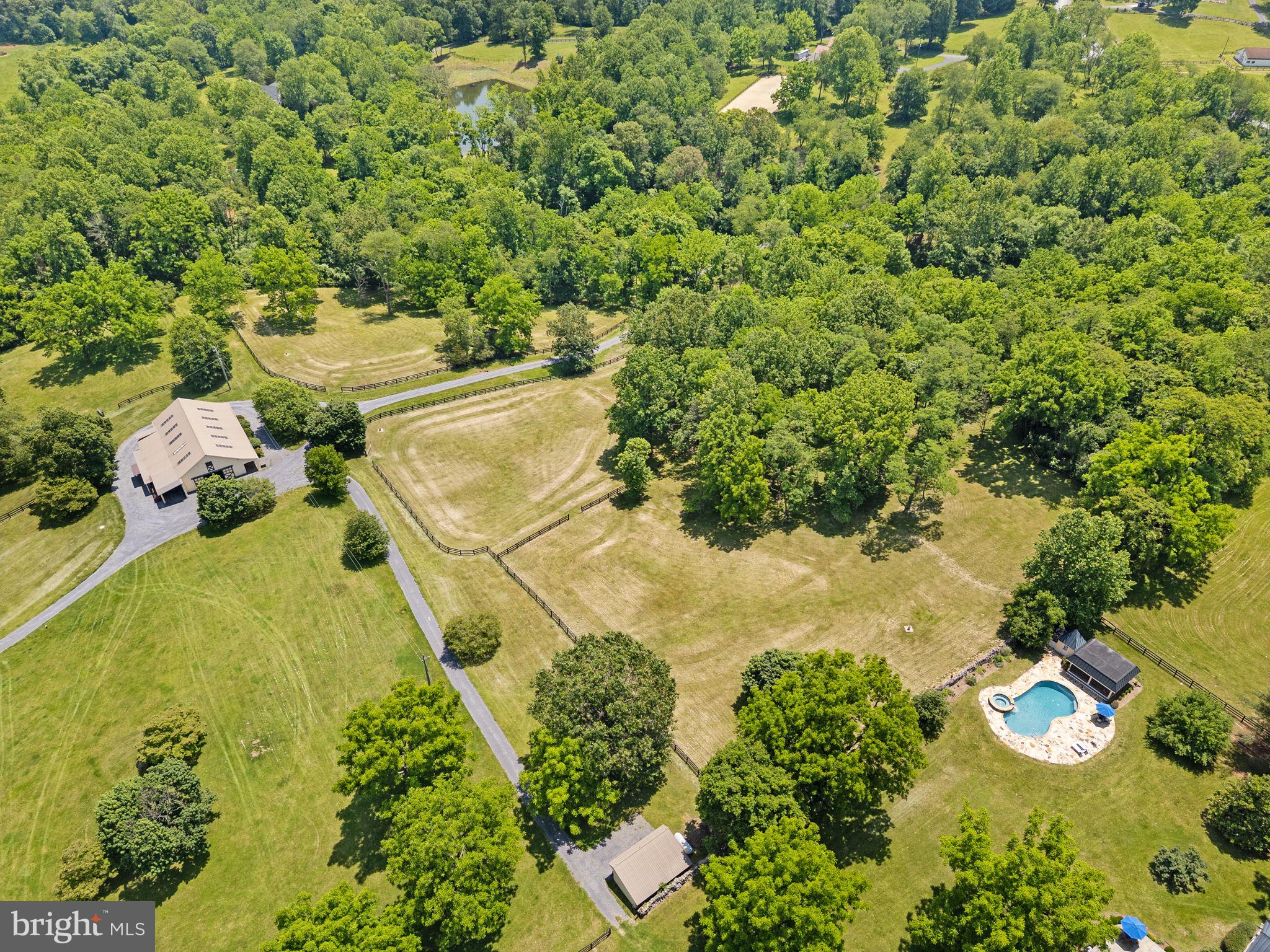 10052 POSSUM HOLLOW DRIVE