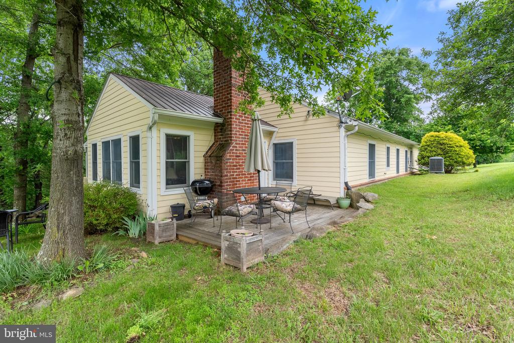 10052 POSSUM HOLLOW DRIVE