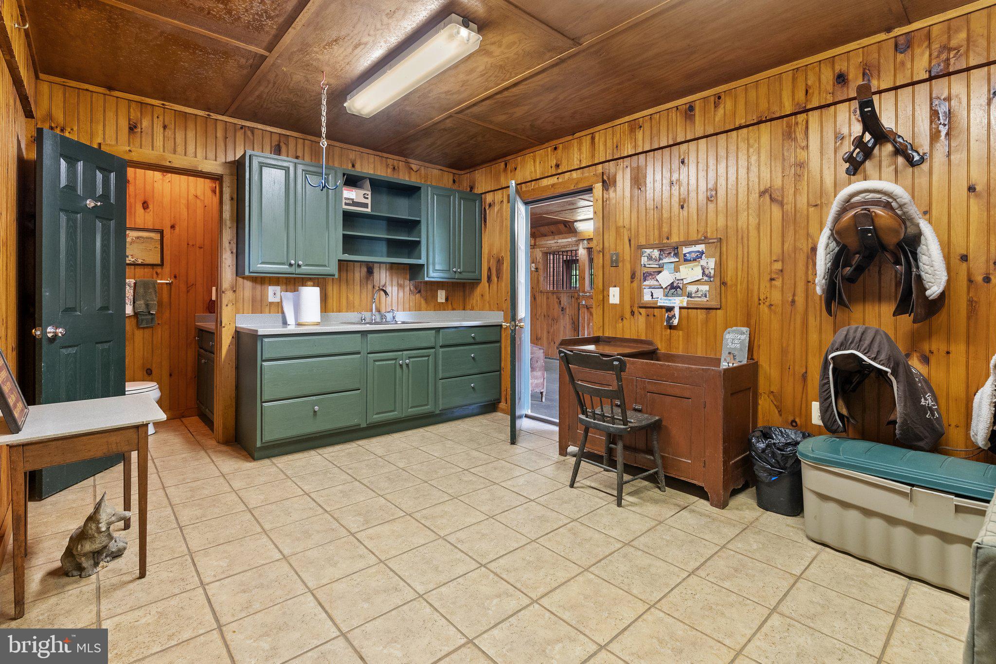 10052 POSSUM HOLLOW DRIVE