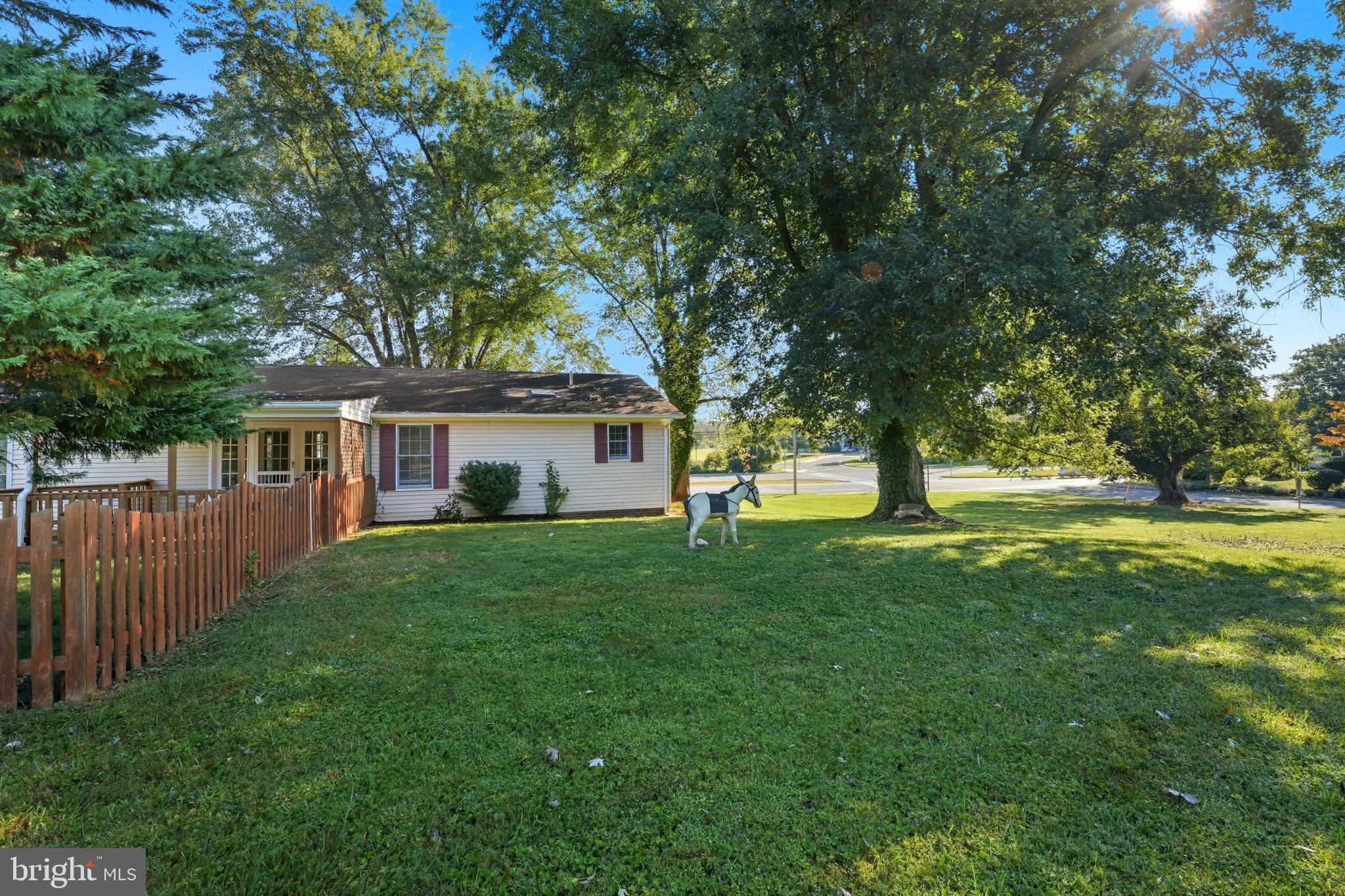 916 BROADVIEW AVENUE